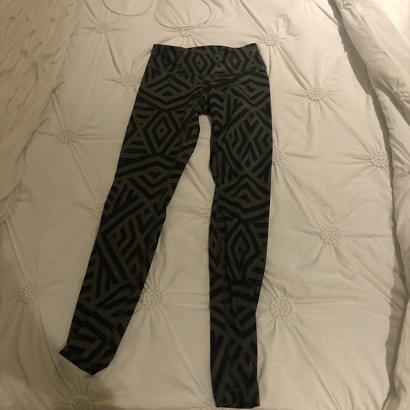Lululemon printed leggings - Picture 3 of 3